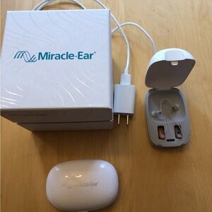 Miracle-Ear Rechargeable Hearing Aids - White